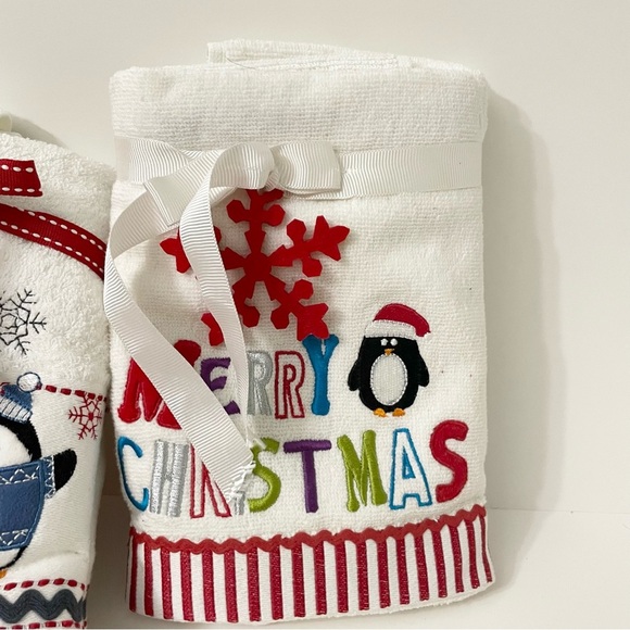 Festive Christmas Hand Towels with Penguin Design Lot of 4 - Picture 8 of 12